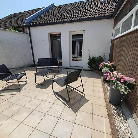 Maison Avec Patio, 3 Et Jardin