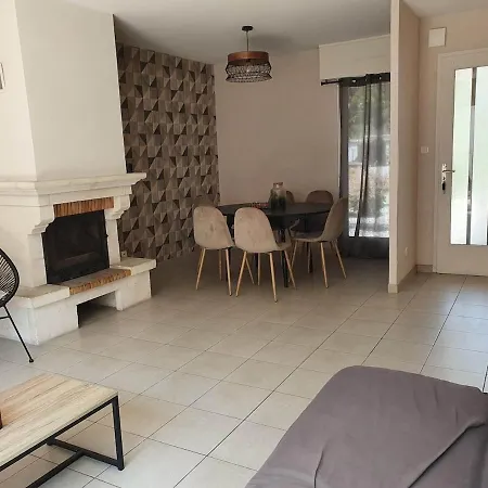 Maison Avec Patio, 3 Et Jardin Feriehus *