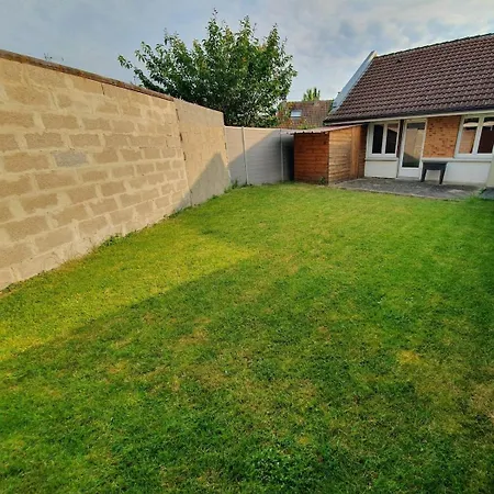 Maison Avec Patio, 3 Et Jardin