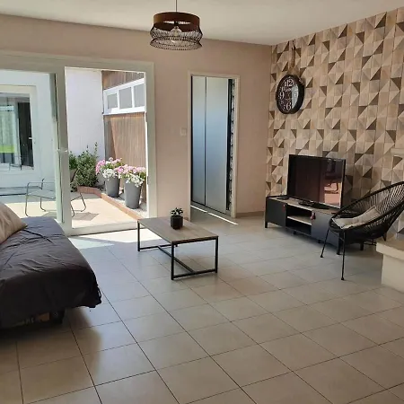 Maison Avec Patio, 3 Et Jardin Feriehus *